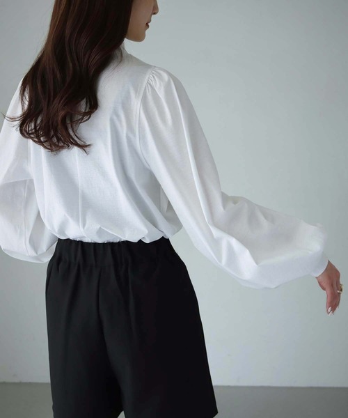 cheriella(シェリエラ)の「【cheriella】WEB限定シルケットコットンハイネックギャザーカットソー(Tシャツ/カットソー・レディース・ライトカーキ/ブラック/オフホワイト・M)」の6枚目の写真