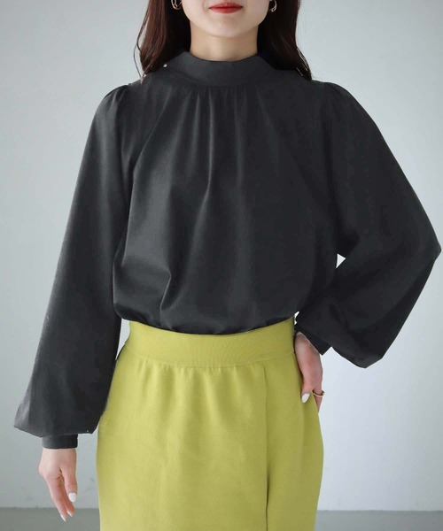 cheriella(シェリエラ)の「【cheriella】WEB限定シルケットコットンハイネックギャザーカットソー(Tシャツ/カットソー・レディース・ライトカーキ/ブラック/オフホワイト・M)」の16枚目の写真