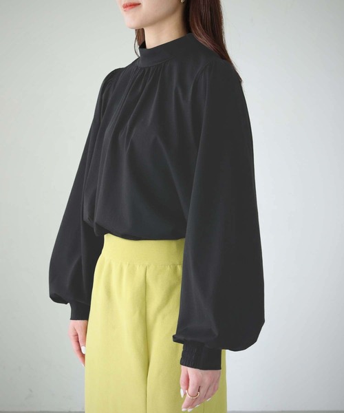 cheriella(シェリエラ)の「【cheriella】WEB限定シルケットコットンハイネックギャザーカットソー(Tシャツ/カットソー・レディース・ライトカーキ/ブラック/オフホワイト・M)」の18枚目の写真