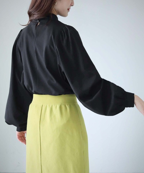 cheriella(シェリエラ)の「【cheriella】WEB限定シルケットコットンハイネックギャザーカットソー(Tシャツ/カットソー・レディース・ライトカーキ/ブラック/オフホワイト・M)」の19枚目の写真