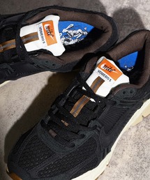NIKE（ナイキ）の「NIKE WMNS ZOOM VOMERO 5 PRM FD0533-010