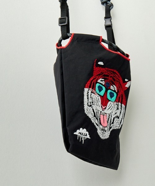Ball&Chain（ボールアンドチェーン）の「[BALL&CHAIN/ボールアンドチェーン] MULGA TORA 刺繍デザインナイロンバッグ スモールサイズ（ショルダーバッグ・レディース・ブラック・S）」の12枚目の写真