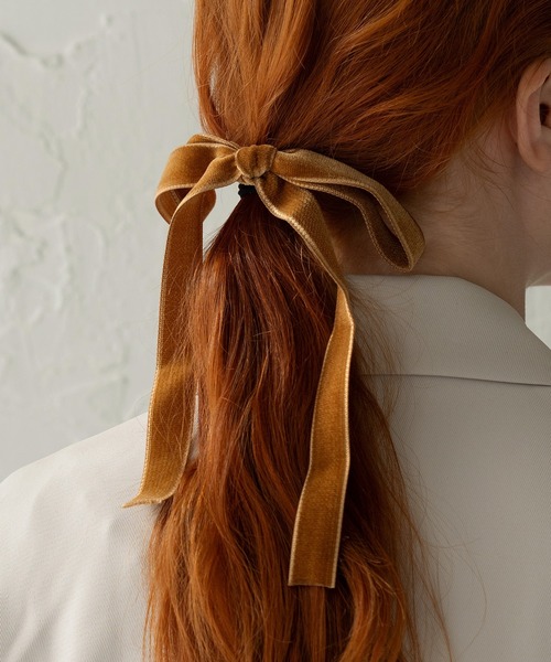 VATSURICA（バツリカ）の「〈VATSURICA〉ベロア リボン ヘアゴム1（ヘアゴム・レディース・ブラック/ベージュ/ブラウン/グレー/グリーン・FREE）」の3枚目の写真