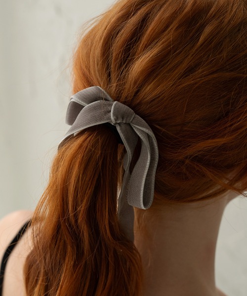 VATSURICA（バツリカ）の「〈VATSURICA〉ベロア リボン ヘアゴム1（ヘアゴム・レディース・ブラック/ベージュ/ブラウン/グレー/グリーン・FREE）」の2枚目の写真