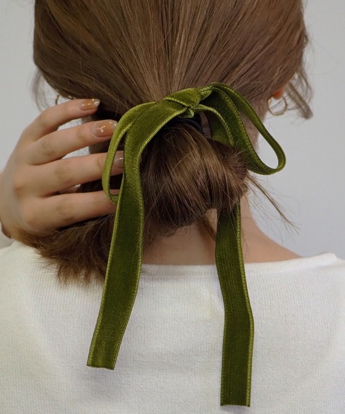 VATSURICA（バツリカ）の「〈VATSURICA〉ベロア リボン ヘアゴム1（ヘアゴム・レディース・ブラック/ベージュ/ブラウン/グレー/グリーン・FREE）」の10枚目の写真