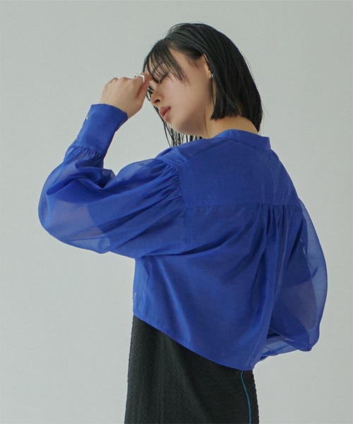 miette（ミエット）の「ボリュームスリーブシアーシャツアームボレロ（シャツ/ブラウス・レディース・ブラック/オフホワイト/ブルー・FREE）」の8枚目の写真