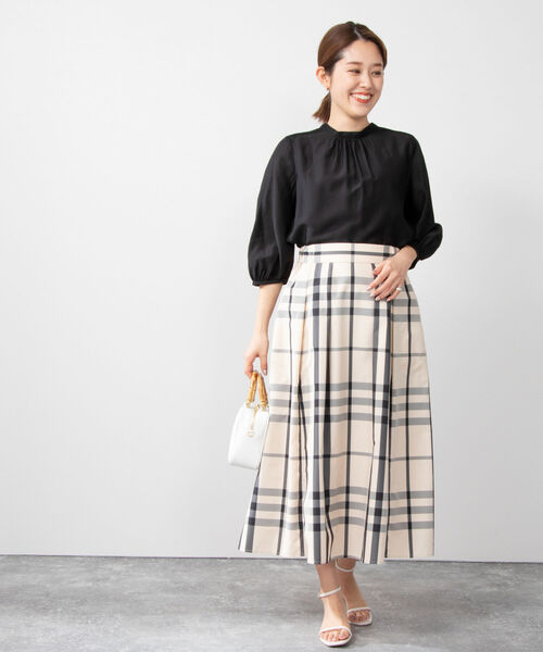 NOLLEY’S(ノーリーズ)の「ソフトオーガンジーシャーリングブラウス(シャツ/ブラウス・レディース・サックスブルー/ラベンダー/ブラック/イエロー・38/36)」の22枚目の写真