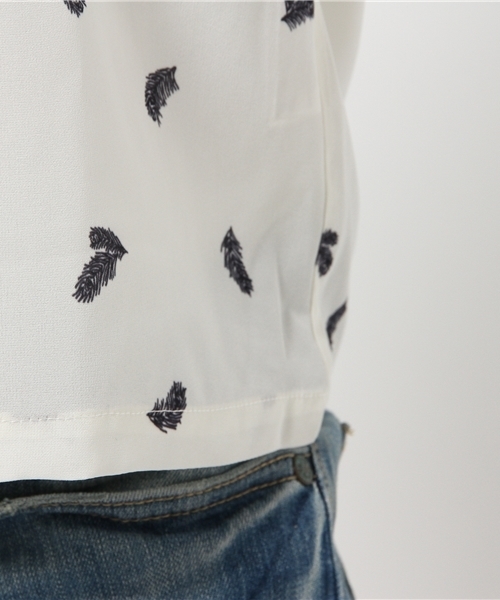 CIAOPANIC（チャオパニック）の「【Ciaopanic】　羽柄袖タックBL（シャツ/ブラウス・レディース・ホワイト/ベージュ/ライトブルー・FREE）」の13枚目の写真