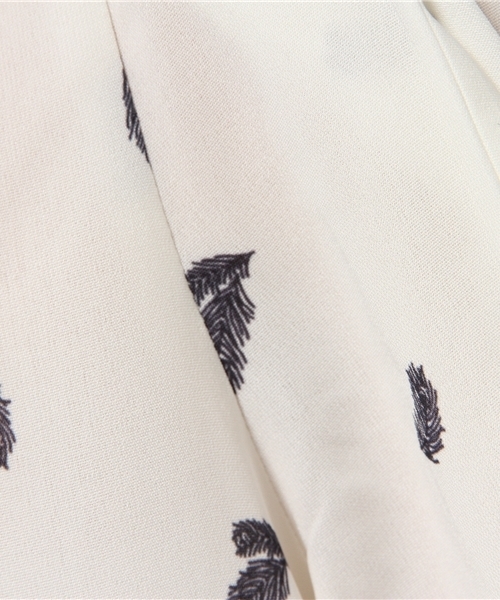 CIAOPANIC（チャオパニック）の「【Ciaopanic】　羽柄袖タックBL（シャツ/ブラウス・レディース・ホワイト/ベージュ/ライトブルー・FREE）」の14枚目の写真