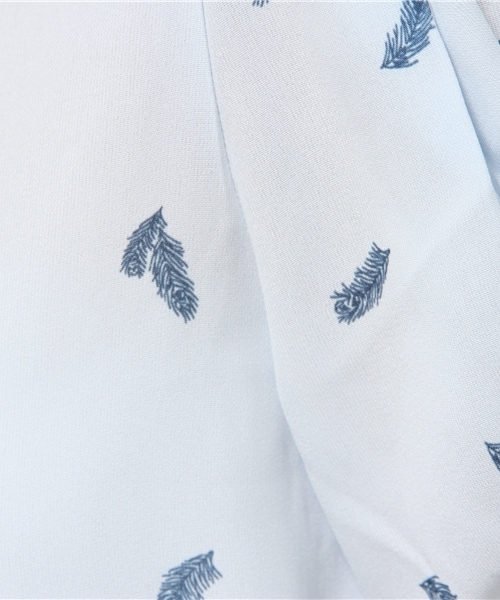 CIAOPANIC（チャオパニック）の「【Ciaopanic】　羽柄袖タックBL（シャツ/ブラウス・レディース・ホワイト/ベージュ/ライトブルー・FREE）」の8枚目の写真