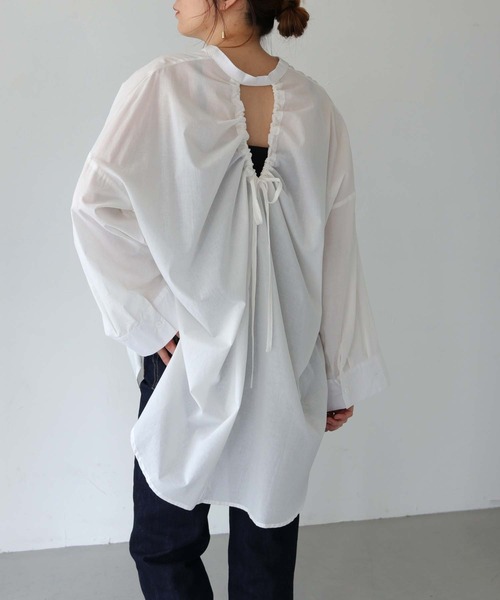 HER CLOSET(ハークローゼット)の「【shemoshelly】WEB限定バックギャザーブラウス(シャツ/ブラウス・レディース・モカ/カーキ/ブラック/オフホワイト・M)」の9枚目の写真