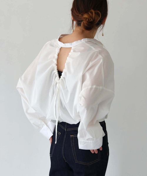 HER CLOSET(ハークローゼット)の「【shemoshelly】WEB限定バックギャザーブラウス(シャツ/ブラウス・レディース・モカ/カーキ/ブラック/オフホワイト・M)」の15枚目の写真