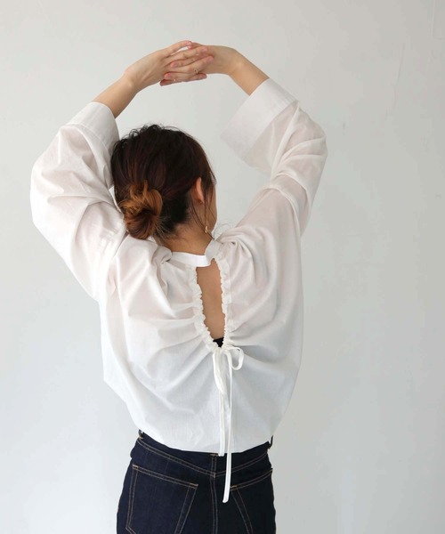 HER CLOSET(ハークローゼット)の「【shemoshelly】WEB限定バックギャザーブラウス(シャツ/ブラウス・レディース・モカ/カーキ/ブラック/オフホワイト・M)」の17枚目の写真