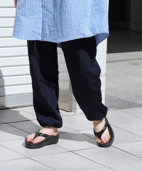 EVOL（イーボル）の「【EVOL】軽量厚底ソフトトングリカバリーサンダル IU5152（サンダル・レディース・ブラック/ベージュ・S/M/L）」の4枚目の写真