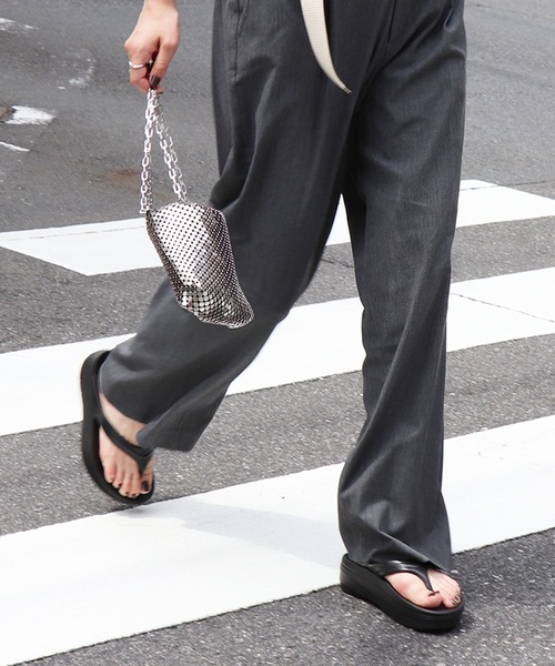 EVOL（イーボル）の「【EVOL】軽量厚底ソフトトングリカバリーサンダル IU5152（サンダル・レディース・ブラック/ベージュ・S/M/L）」の19枚目の写真