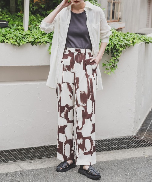 SENSE OF PLACE by URBAN RESEARCH(センスオブプレイスバイアーバンリサーチ)の「センタープレスストレートパンツ(その他パンツ・レディース・イエロー系その他/ブラウン系その他/ブラック・SMALL/MEDIUM)」の6枚目の写真