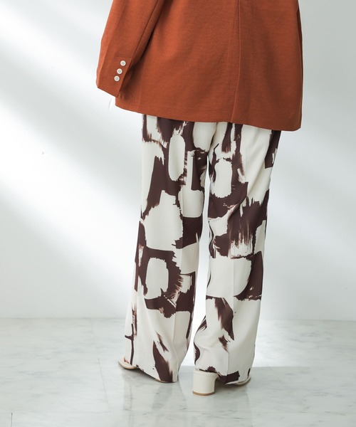 SENSE OF PLACE by URBAN RESEARCH(センスオブプレイスバイアーバンリサーチ)の「センタープレスストレートパンツ(その他パンツ・レディース・イエロー系その他/ブラウン系その他/ブラック・SMALL/MEDIUM)」の10枚目の写真