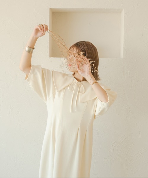 Ambre Neige（アンブルネージュ）の「ケープ付きフロントタック