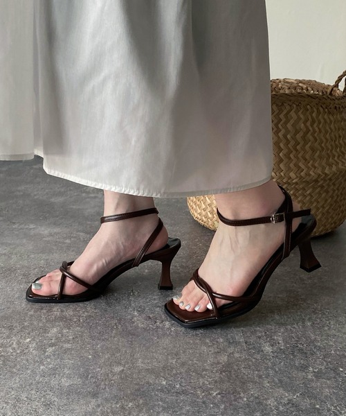 Riberry（リベリー）の「ストラップヒールサンダル（サンダル・レディース・ブラック/ベージュ/ブラウン・MEDIUM/LARGE）」の4枚目の写真