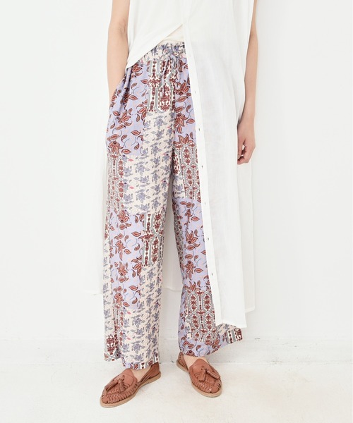 CUBE SUGAR（キューブシュガー）の「綿レーヨンボイル総柄プリントギャザーパンツ（その他パンツ・レディース・レッド/ブルー/オリーブ/カーキ・M）」の4枚目の写真