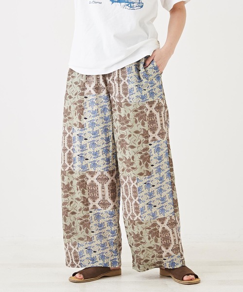 CUBE SUGAR（キューブシュガー）の「綿レーヨンボイル総柄プリントギャザーパンツ（その他パンツ・レディース・レッド/ブルー/オリーブ/カーキ・M）」の10枚目の写真
