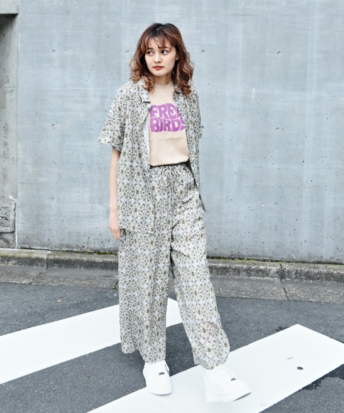 CUBE SUGAR（キューブシュガー）の「綿レーヨンボイル総柄プリントギャザーパンツ（その他パンツ・レディース・レッド/ブルー/オリーブ/カーキ・M）」の15枚目の写真