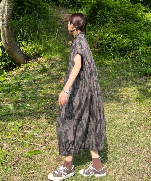 WudgeBoy（ワッジボーイ）の「camouflage balloon dress（ワンピース・レディース・ブラック・フリー）」の4枚目の写真