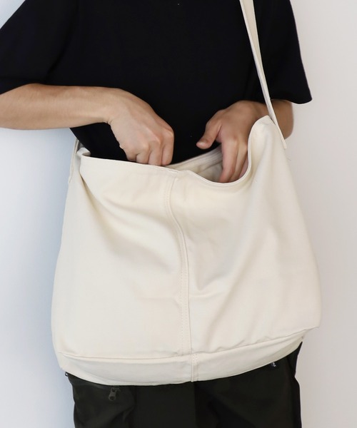 MHL キャンバス メッセンジャーバッグ ホワイトとブラック セール】CANVAS MESSENGER BAG/キャンバス メッセンジャーバッグ