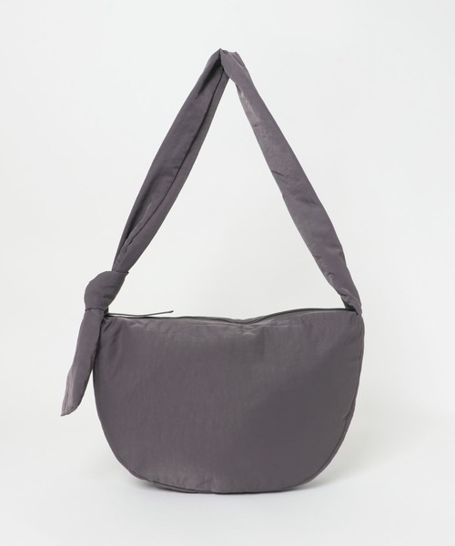 SENSE OF PLACE by URBAN RESEARCH(センスオブプレイスバイアーバンリサーチ)の「ナイロンジップショルダーバッグ(ショルダーバッグ・レディース・ブラック/アイボリー/チャコールグレー/グレー系その他・ONE)」の5枚目の写真