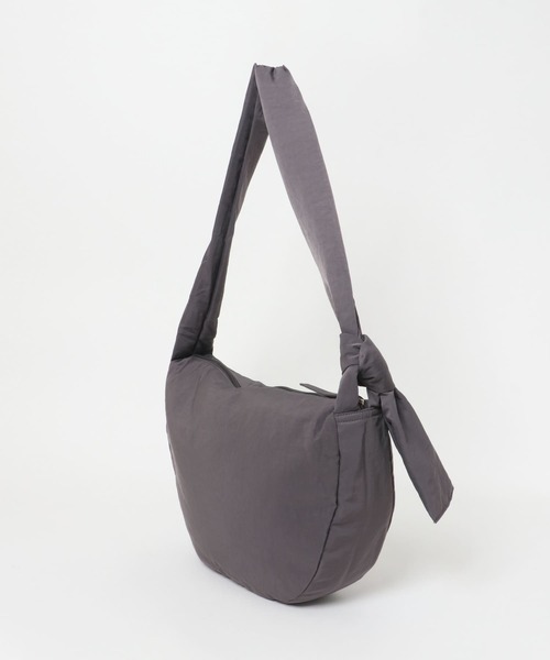 SENSE OF PLACE by URBAN RESEARCH(センスオブプレイスバイアーバンリサーチ)の「ナイロンジップショルダーバッグ(ショルダーバッグ・レディース・ブラック/アイボリー/チャコールグレー/グレー系その他・ONE)」の6枚目の写真