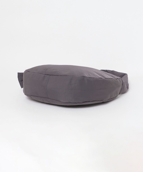 SENSE OF PLACE by URBAN RESEARCH(センスオブプレイスバイアーバンリサーチ)の「ナイロンジップショルダーバッグ(ショルダーバッグ・レディース・ブラック/アイボリー/チャコールグレー/グレー系その他・ONE)」の7枚目の写真