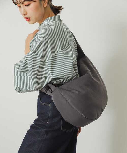 SENSE OF PLACE by URBAN RESEARCH(センスオブプレイスバイアーバンリサーチ)の「ナイロンジップショルダーバッグ(ショルダーバッグ・レディース・ブラック/アイボリー/チャコールグレー/グレー系その他・ONE)」の10枚目の写真