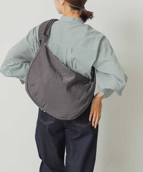 SENSE OF PLACE by URBAN RESEARCH(センスオブプレイスバイアーバンリサーチ)の「ナイロンジップショルダーバッグ(ショルダーバッグ・レディース・ブラック/アイボリー/チャコールグレー/グレー系その他・ONE)」の12枚目の写真