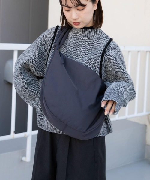 SENSE OF PLACE by URBAN RESEARCH(センスオブプレイスバイアーバンリサーチ)の「ナイロンジップショルダーバッグ(ショルダーバッグ・レディース・ブラック/アイボリー/チャコールグレー/グレー系その他・ONE)」の16枚目の写真