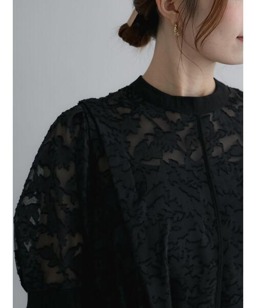 Te chichi（テチチ）の「シアージャカードブラウス（シャツ/ブラウス・レディース・ブルー/ライトベージュ/ブラック・F）」の13枚目の写真