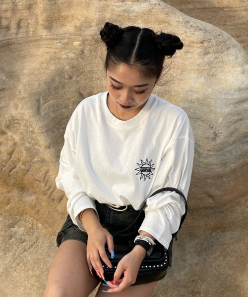 INTER FACTORY（インターファクトリー）の「AINA - メッセージロンT　made in INTER FACTORY（Tシャツ/カットソー・レディース・ホワイト/パープル/チャコールグレー・MEDIUM/LARGE）」の5枚目の写真