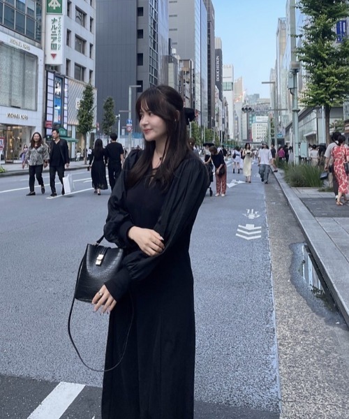 Bab(バブ)の「【低身長向けサイズあり】フレアーライン長袖オーガンジーワンピース(ワンピース・レディース・グレイッシュベージュ/ブラック/ベージュ・M/S)」の16枚目の写真