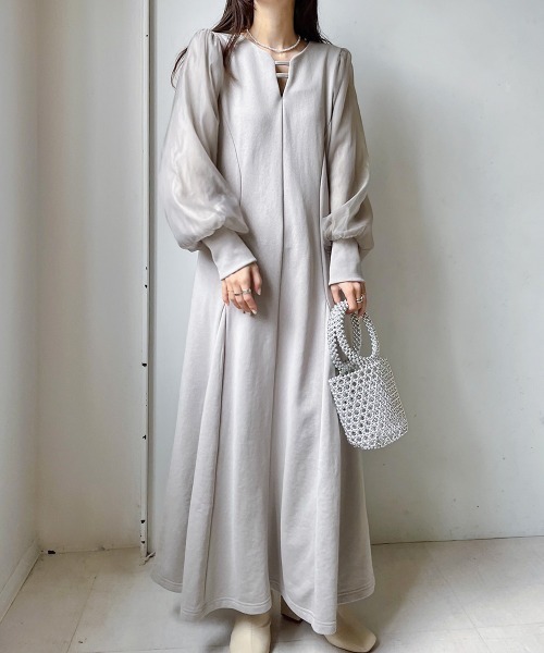 Bab(バブ)の「【低身長向けサイズあり】フレアーライン長袖オーガンジーワンピース(ワンピース・レディース・グレイッシュベージュ/ブラック/ベージュ・M/S)」の10枚目の写真