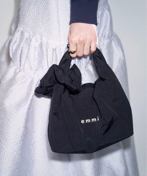 emmi（エミ）の「【emmi yoga】emmi yoga ポーチシュシュSET（ショルダーバッグ・レディース・ブラック/レッド・FREE）」の2枚目の写真