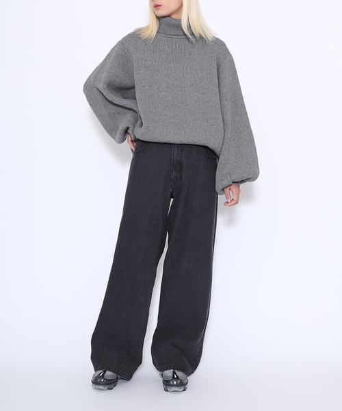 PUNYUS（プニュズ）の「タートルネックオーバーニット（ニット/セーター・レディース・グレー/ブラック/ピンク/グリーン/オフホワイト・4/3）」の9枚目の写真