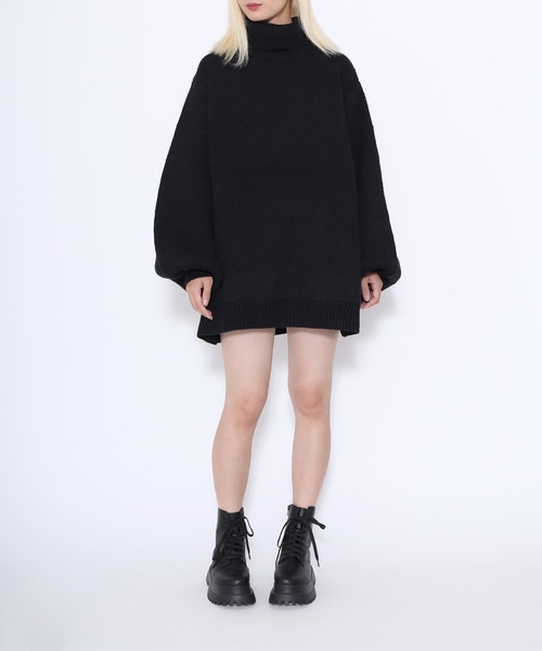 PUNYUS（プニュズ）の「タートルネックオーバーニット（ニット/セーター・レディース・グレー/ブラック/ピンク/グリーン/オフホワイト・4/3）」の11枚目の写真