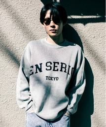 【En serio TOKYO】コットンタッチダブルジャガード アーチロゴ クルーネックニット