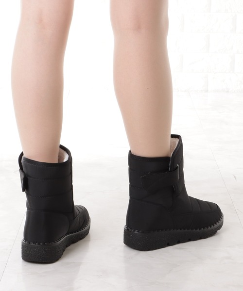Lace Ladies(レースレディース)の「ベルト付きキルティングトラックショートブーツ(ブーツ・レディース・ブラック/ネイビー・22.5/23/23.5/24/24.5/ 25)」の8枚目の写真