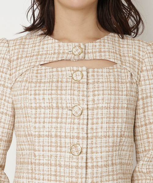 REDYAZEL(レディアゼル)の「デコルテみせファー付きツィードジャケット(ノーカラージャケット・レディース・ブラック系その他/ベージュ・FREE)」の17枚目の写真