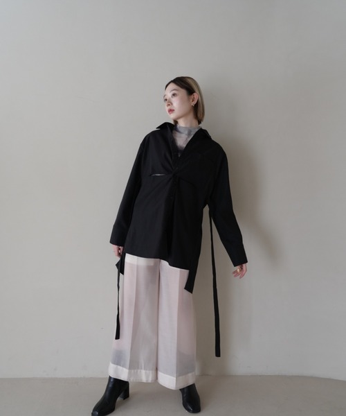Uenui(ウニュイ)の「【ZOZO限定】センター スリット デザインシャツ(シャツ/ブラウス・レディース・ブラック/ホワイト・FREE)」の6枚目の写真