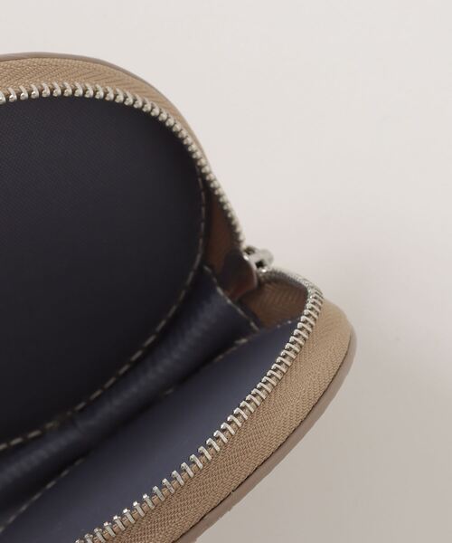 lit.Cy（リットシー）の「マルチウェイコインケース付きスマホショルダーストラップ　iPhoneケース（スマホケース/カバー・レディース・ブラック/オフホワイト/ベージュ・iPhone 15 Pro/iPhone 14 Pro/iPhone 13/iPhone 13 Pro/iPhone 14/iPhone 15）」の16枚目の写真