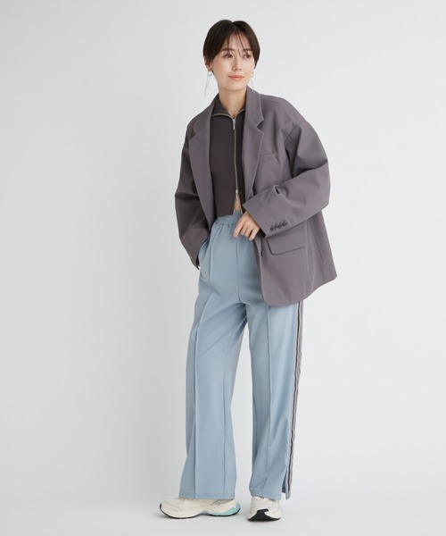 emmi（エミ）の「【emmi atelier】サイドライントラックパンツ（スウェットパンツ・レディース・ライトブルー/パープル・0/1）」の4枚目の写真