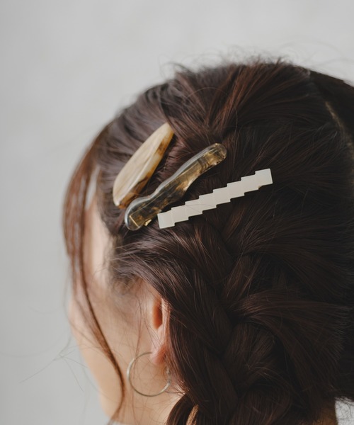 BIRTHDAY BAR（バースデイバー）の「ニュアンスヘアクリップセット ボリューム（バレッタ/ヘアクリップ・レディース・ベージュ/ブラウン・フリー）」の4枚目の写真