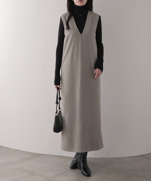 nouvellemoi（ヌーベルモイ）の「Vネックロングジャンパースカート（ジャンパースカート・レディース・アイボリー/ブラック/グレー/モカ・S/L/M）」の3枚目の写真