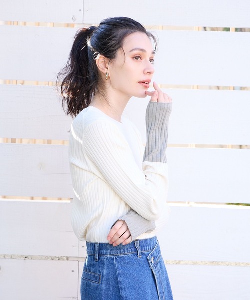 BAYFLOW(ベイフロー)の「バイカラーリブニットプルオーバー(ニット/セーター・レディース・ライトグレー/ブラック/オフホワイト/ラベンダー・SMALL/MEDIUM)」の2枚目の写真